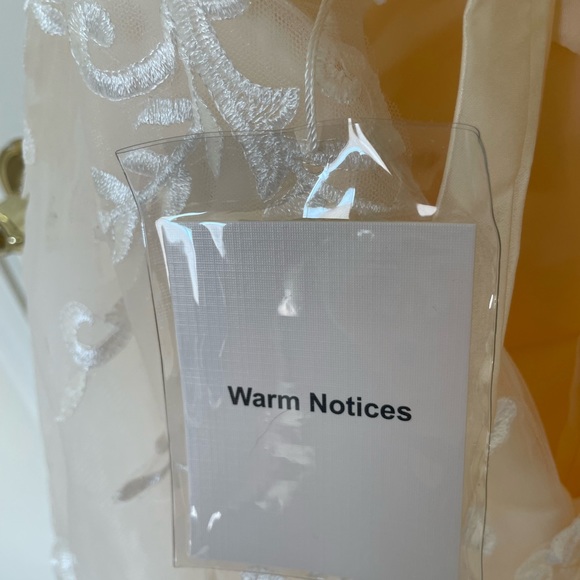 Champagne lace wedding gown - Picture 12 of 13